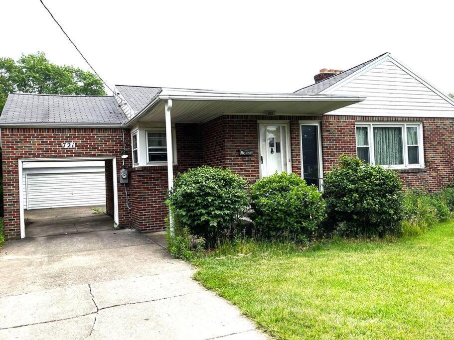 Entire Home In Buffalo - 6 Guests 3 Bedroom 1 Bath - Convenient Location - 25Min To Niagara Falls Екстер'єр фото